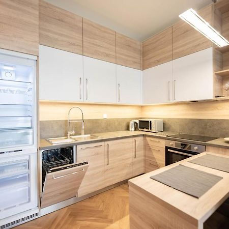 Friendly Apartments In Прага Экстерьер фото