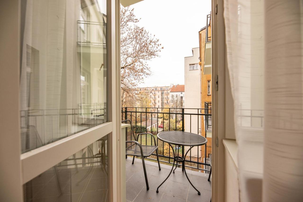 Friendly Apartments In Прага Экстерьер фото