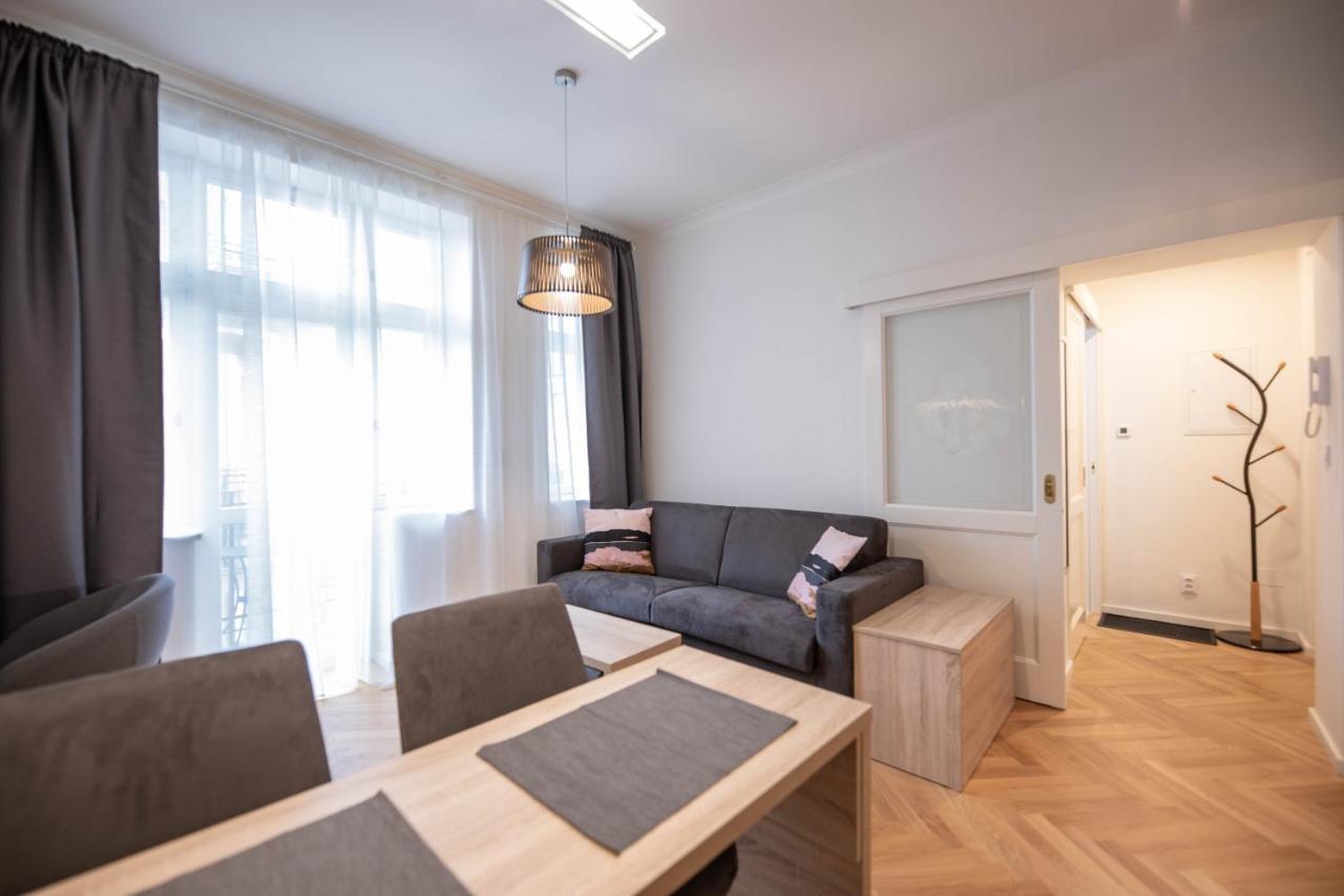 Friendly Apartments In Прага Экстерьер фото