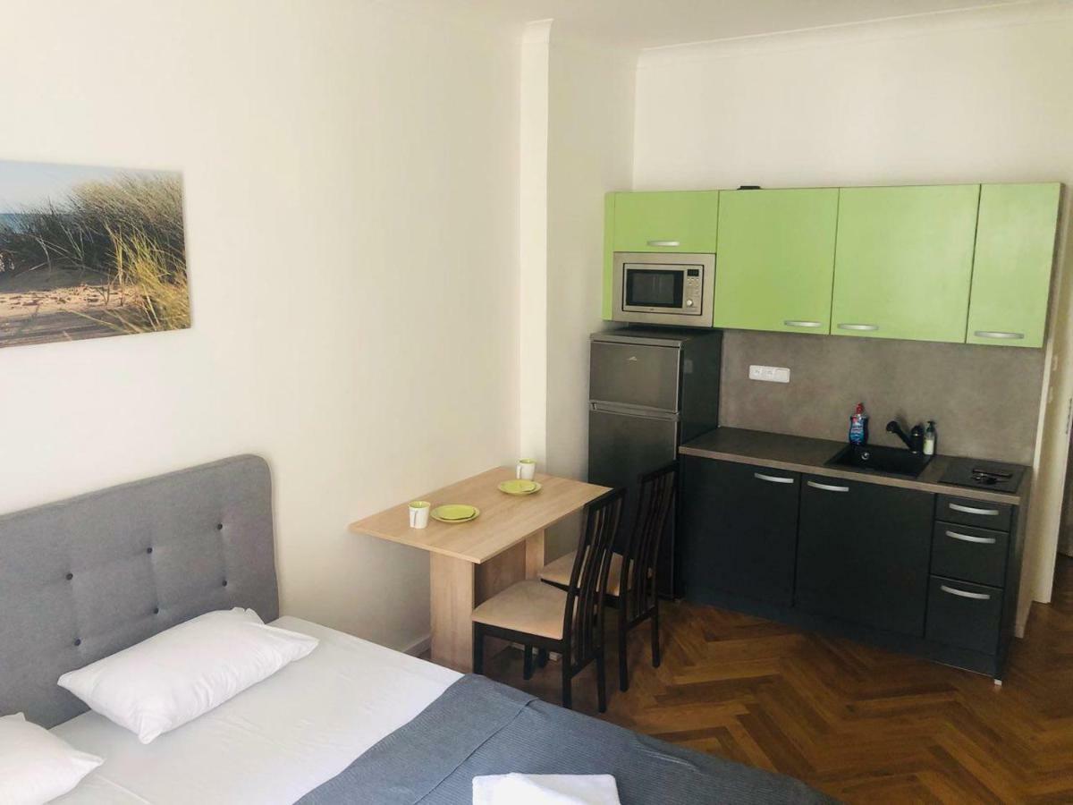Friendly Apartments In Прага Экстерьер фото