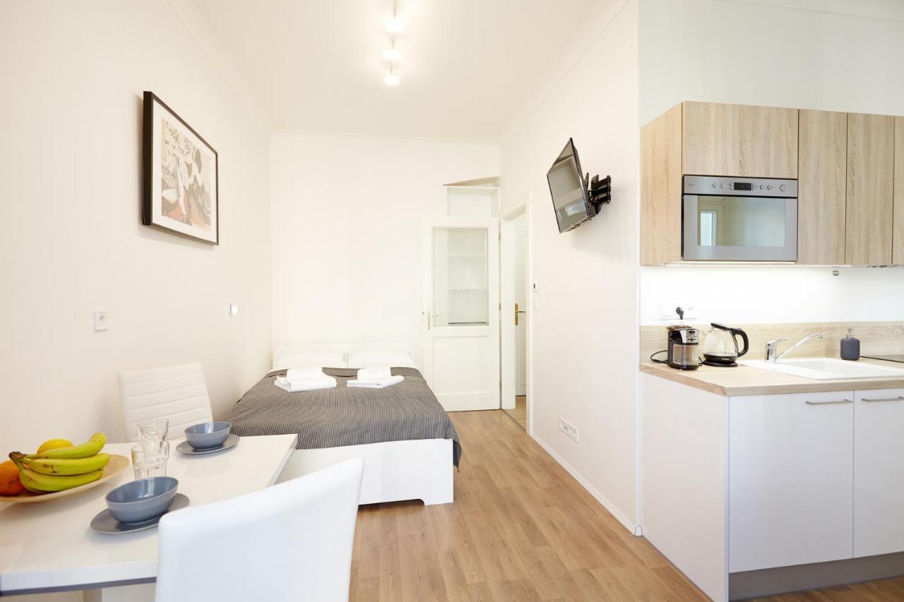 Friendly Apartments In Прага Экстерьер фото