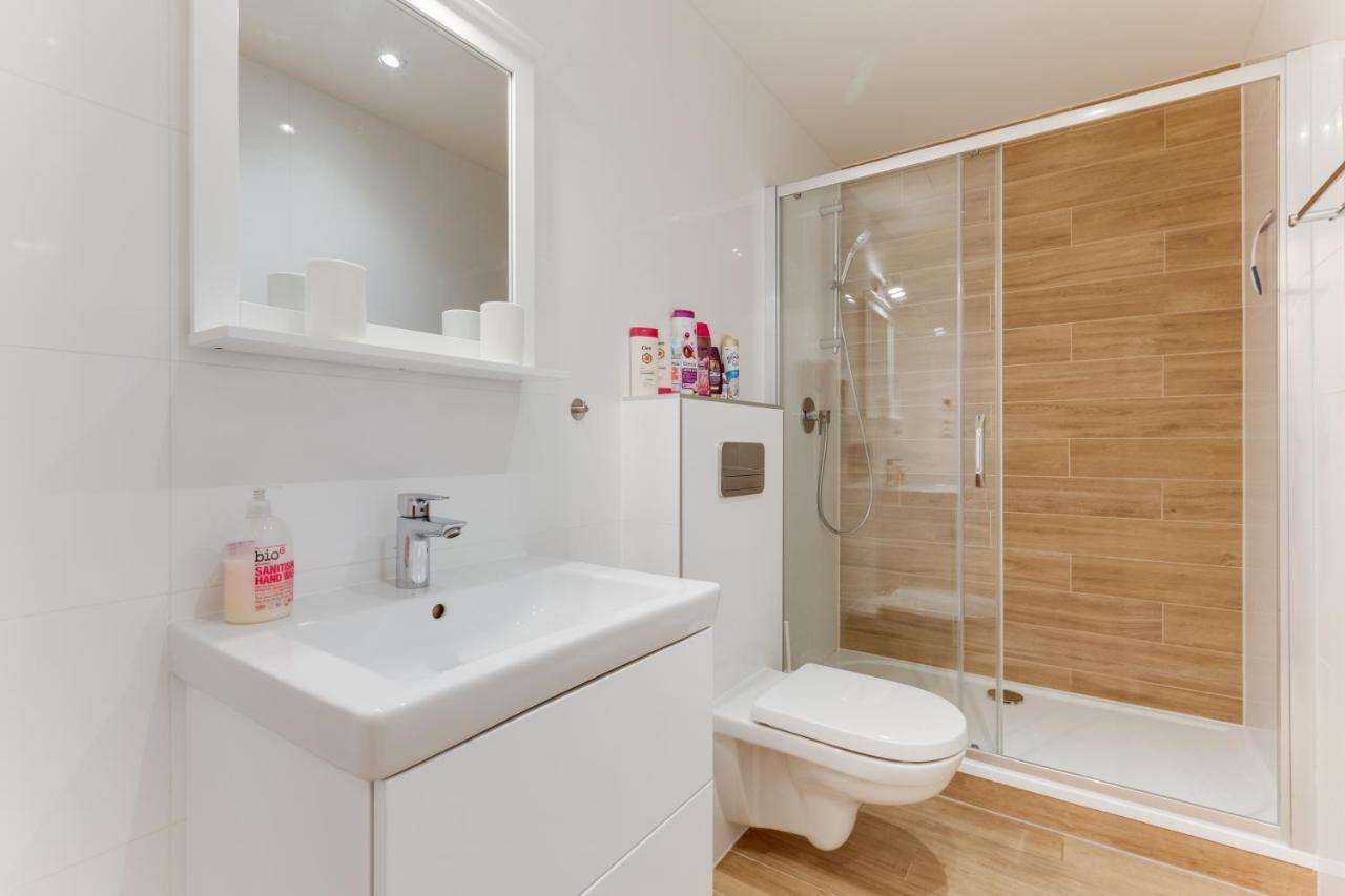 Friendly Apartments In Прага Экстерьер фото